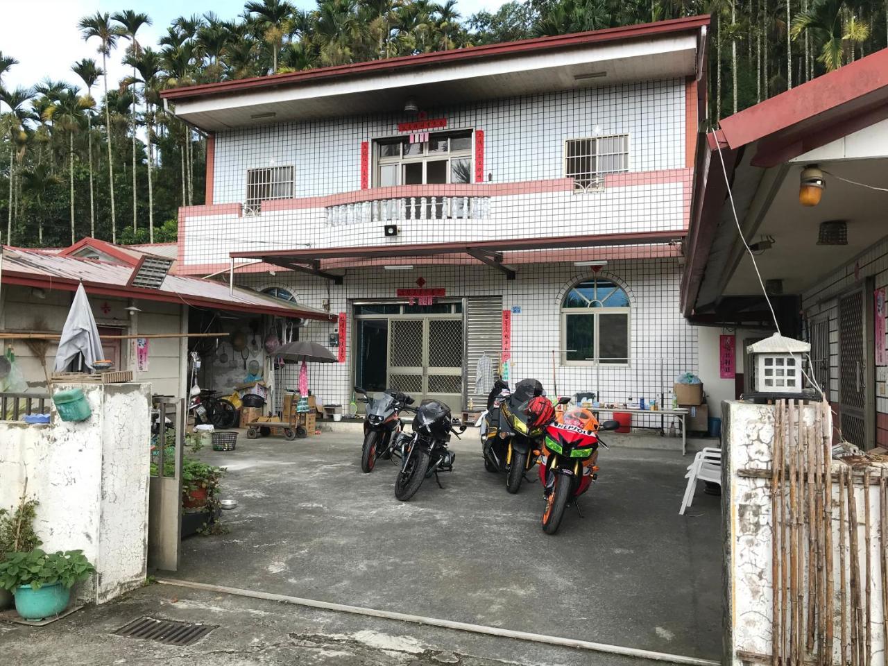 Sun Moon Lake B&B Ючи Екстериор снимка